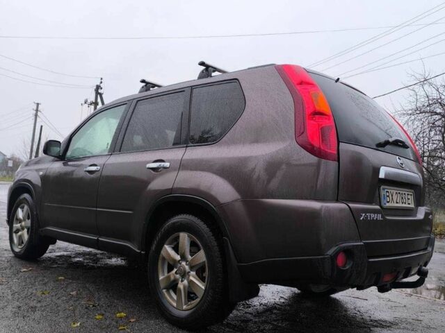 Коричневый Ниссан ИксТрейл, объемом двигателя 2 л и пробегом 277 тыс. км за 8799 $, фото 7 на Automoto.ua