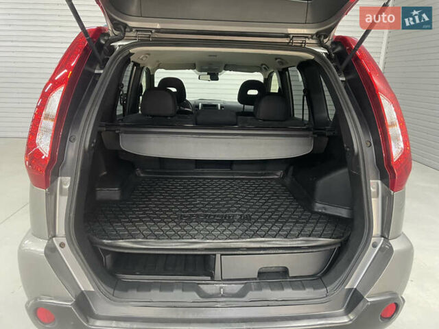 Коричневый Ниссан ИксТрейл, объемом двигателя 2 л и пробегом 198 тыс. км за 13950 $, фото 13 на Automoto.ua