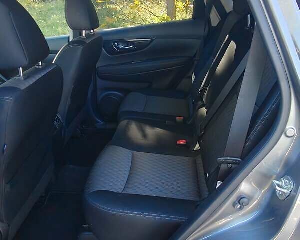 Коричневый Ниссан ИксТрейл, объемом двигателя 2 л и пробегом 33 тыс. км за 16950 $, фото 4 на Automoto.ua