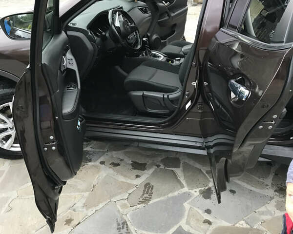 Коричневый Ниссан ИксТрейл, объемом двигателя 1.6 л и пробегом 115 тыс. км за 23000 $, фото 2 на Automoto.ua