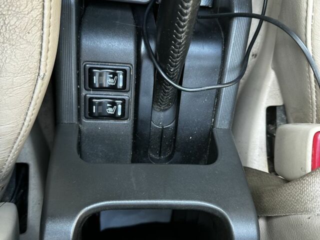 Красный Ниссан ИксТрейл, объемом двигателя 2.2 л и пробегом 421 тыс. км за 4000 $, фото 6 на Automoto.ua