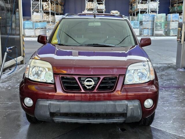 Червоний Ніссан ІксТрейл, об'ємом двигуна 2 л та пробігом 250 тис. км за 4499 $, фото 1 на Automoto.ua