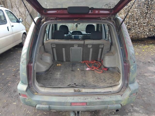 Красный Ниссан ИксТрейл, объемом двигателя 2.2 л и пробегом 450 тыс. км за 1430 $, фото 3 на Automoto.ua