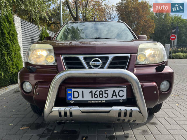 Червоний Ніссан ІксТрейл, об'ємом двигуна 2 л та пробігом 294 тис. км за 5800 $, фото 1 на Automoto.ua