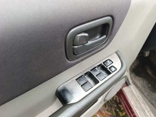 Красный Ниссан ИксТрейл, объемом двигателя 2.2 л и пробегом 400 тыс. км за 3500 $, фото 8 на Automoto.ua