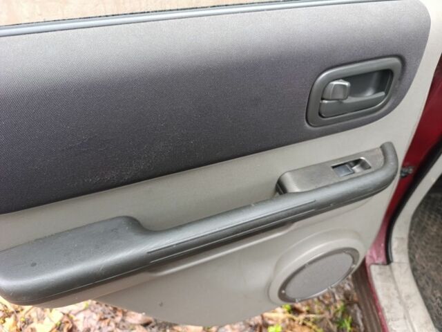 Красный Ниссан ИксТрейл, объемом двигателя 2.2 л и пробегом 400 тыс. км за 3500 $, фото 9 на Automoto.ua