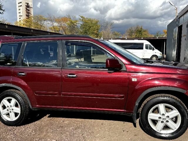 Красный Ниссан ИксТрейл, объемом двигателя 2.2 л и пробегом 1 тыс. км за 4500 $, фото 2 на Automoto.ua