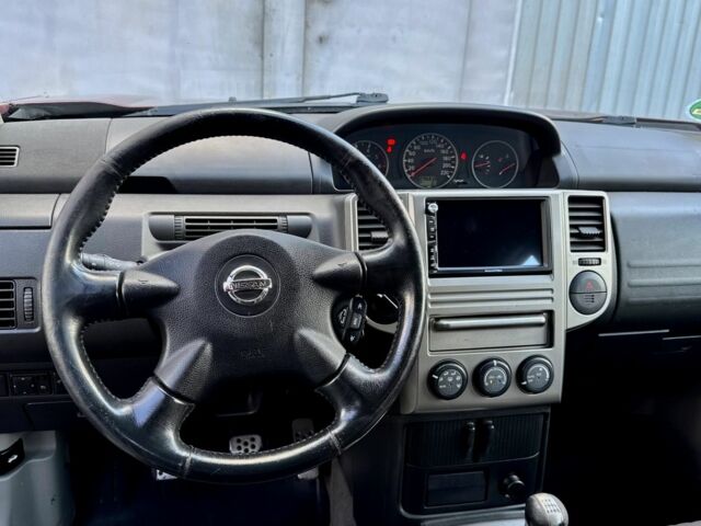 Красный Ниссан ИксТрейл, объемом двигателя 2.2 л и пробегом 1 тыс. км за 4500 $, фото 3 на Automoto.ua