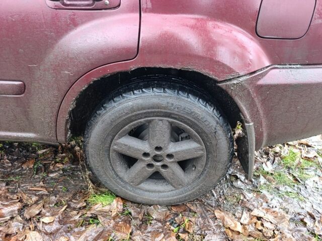 Красный Ниссан ИксТрейл, объемом двигателя 2.2 л и пробегом 400 тыс. км за 3500 $, фото 2 на Automoto.ua