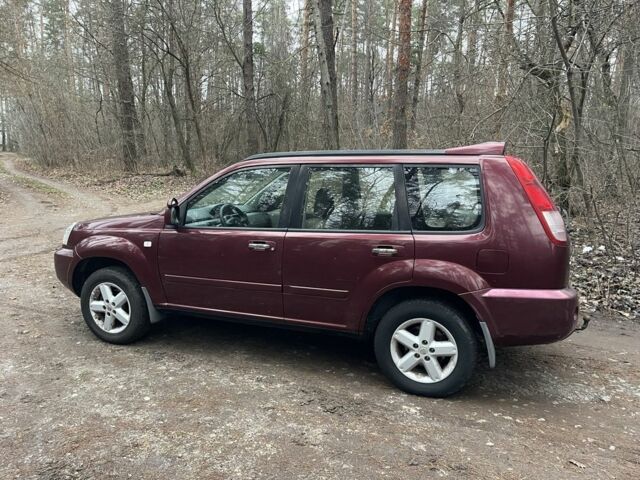 Красный Ниссан ИксТрейл, объемом двигателя 2.2 л и пробегом 160 тыс. км за 5000 $, фото 6 на Automoto.ua