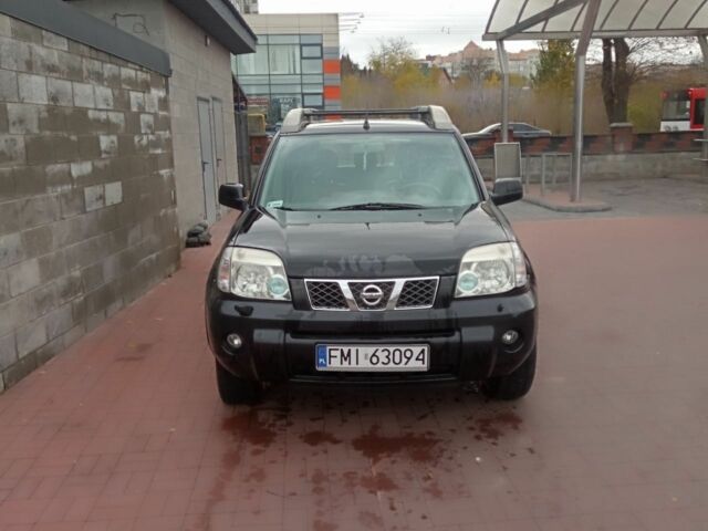 Красный Ниссан ИксТрейл, объемом двигателя 2.2 л и пробегом 335 тыс. км за 5008 $, фото 12 на Automoto.ua