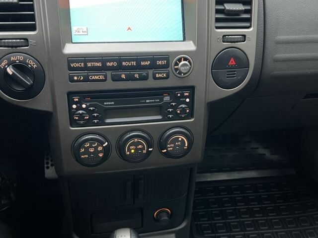 Красный Ниссан ИксТрейл, объемом двигателя 2.2 л и пробегом 160 тыс. км за 5000 $, фото 13 на Automoto.ua