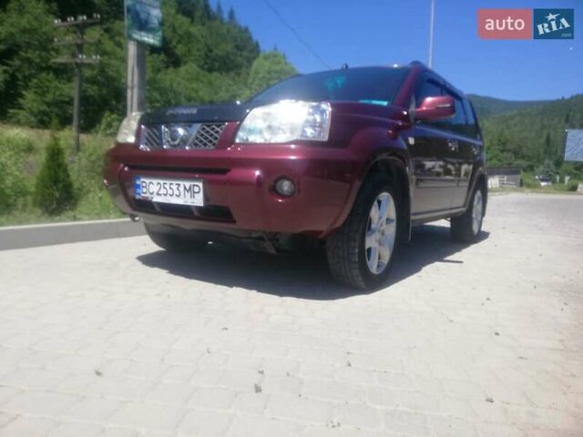 Красный Ниссан ИксТрейл, объемом двигателя 2.18 л и пробегом 320 тыс. км за 7200 $, фото 1 на Automoto.ua