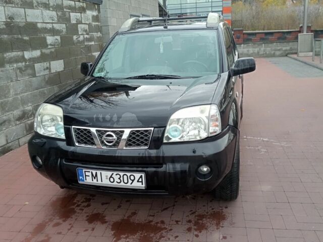 Красный Ниссан ИксТрейл, объемом двигателя 2.2 л и пробегом 335 тыс. км за 5008 $, фото 16 на Automoto.ua