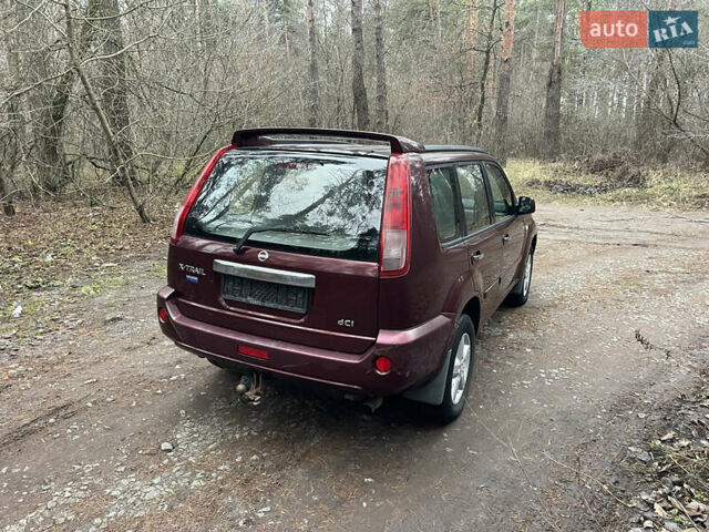 Красный Ниссан ИксТрейл, объемом двигателя 2.2 л и пробегом 160 тыс. км за 5000 $, фото 6 на Automoto.ua