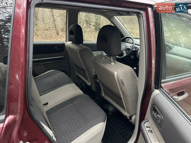 Красный Ниссан ИксТрейл, объемом двигателя 2.2 л и пробегом 160 тыс. км за 5000 $, фото 10 на Automoto.ua