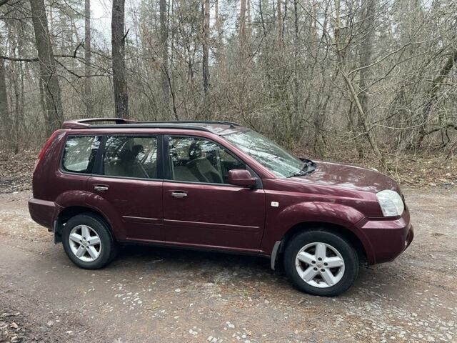 Красный Ниссан ИксТрейл, объемом двигателя 2.2 л и пробегом 160 тыс. км за 5000 $, фото 3 на Automoto.ua