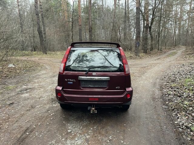 Красный Ниссан ИксТрейл, объемом двигателя 2.2 л и пробегом 160 тыс. км за 5000 $, фото 4 на Automoto.ua