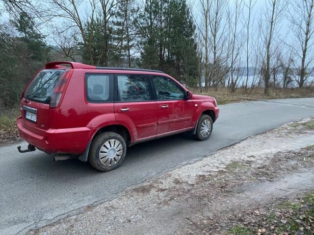 Червоний Ніссан ІксТрейл, об'ємом двигуна 2.2 л та пробігом 284 тис. км за 3100 $, фото 5 на Automoto.ua