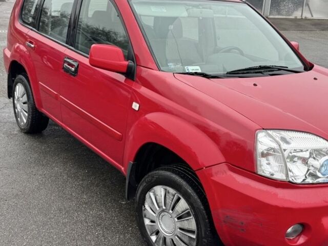 Красный Ниссан ИксТрейл, объемом двигателя 2.2 л и пробегом 273 тыс. км за 2850 $, фото 1 на Automoto.ua