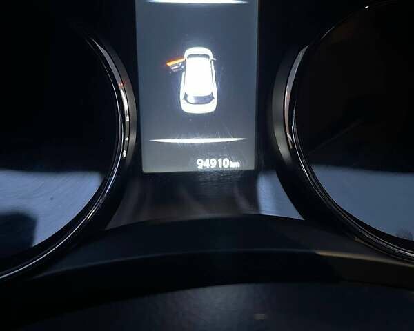 Красный Ниссан ИксТрейл, объемом двигателя 2.49 л и пробегом 95 тыс. км за 15690 $, фото 9 на Automoto.ua