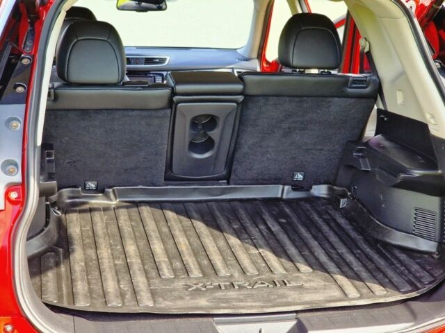 Червоний Ніссан ІксТрейл, об'ємом двигуна 2.5 л та пробігом 94 тис. км за 15637 $, фото 6 на Automoto.ua