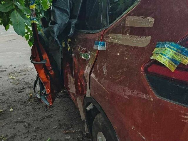 Красный Ниссан ИксТрейл, объемом двигателя 2.5 л и пробегом 70 тыс. км за 8300 $, фото 2 на Automoto.ua