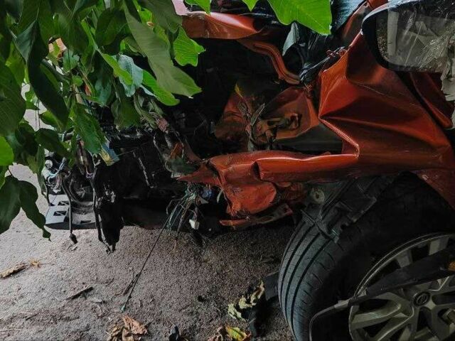 Красный Ниссан ИксТрейл, объемом двигателя 2.5 л и пробегом 70 тыс. км за 8300 $, фото 1 на Automoto.ua