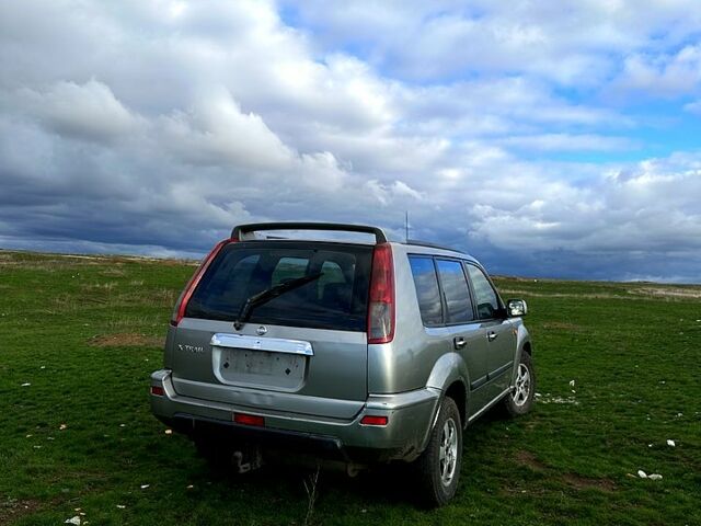 Ниссан ИксТрейл, объемом двигателя 1.7 л и пробегом 230 тыс. км за 2400 $, фото 3 на Automoto.ua