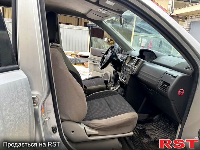 Ниссан ИксТрейл, объемом двигателя 2.2 л и пробегом 320 тыс. км за 4000 $, фото 1 на Automoto.ua