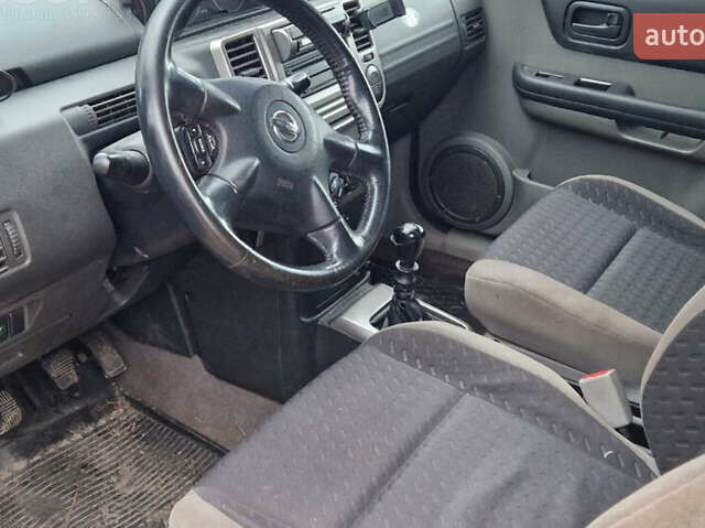 Ниссан ИксТрейл, объемом двигателя 2.2 л и пробегом 300 тыс. км за 4000 $, фото 5 на Automoto.ua