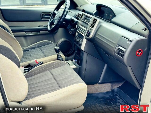 Ниссан ИксТрейл, объемом двигателя 2.2 л и пробегом 170 тыс. км за 4250 $, фото 8 на Automoto.ua