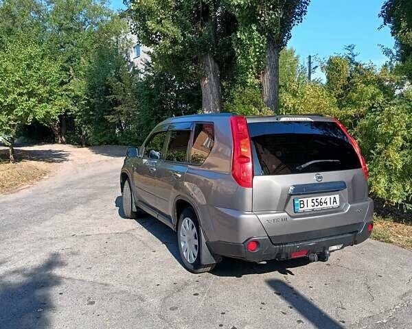 Ниссан ИксТрейл, объемом двигателя 2 л и пробегом 280 тыс. км за 10800 $, фото 6 на Automoto.ua