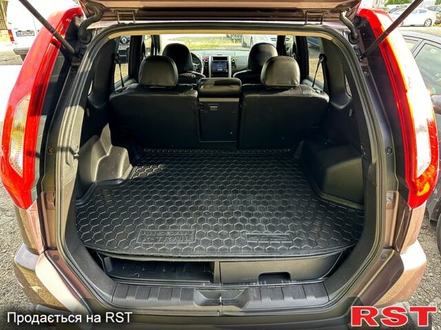 Ніссан ІксТрейл, об'ємом двигуна 2.5 л та пробігом 125 тис. км за 11200 $, фото 5 на Automoto.ua