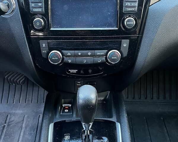 Ниссан ИксТрейл, объемом двигателя 1.6 л и пробегом 75 тыс. км за 20500 $, фото 5 на Automoto.ua