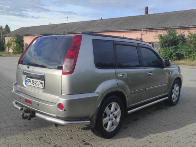 Серый Ниссан ИксТрейл, объемом двигателя 2.2 л и пробегом 323 тыс. км за 7100 $, фото 2 на Automoto.ua