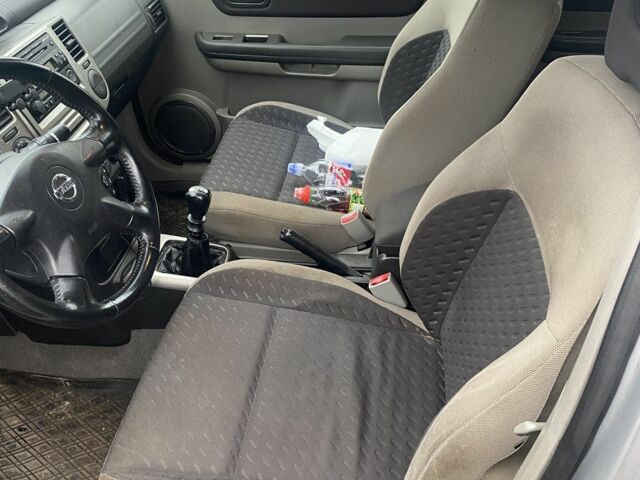 Серый Ниссан ИксТрейл, объемом двигателя 0 л и пробегом 230 тыс. км за 3400 $, фото 13 на Automoto.ua