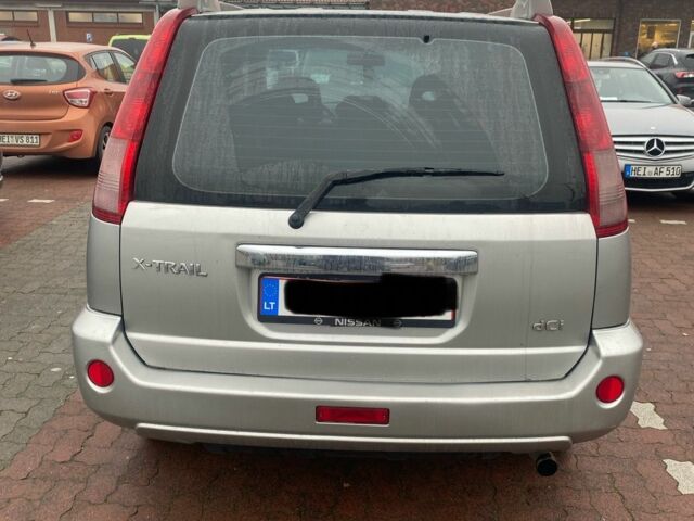 Серый Ниссан ИксТрейл, объемом двигателя 0 л и пробегом 230 тыс. км за 3400 $, фото 2 на Automoto.ua