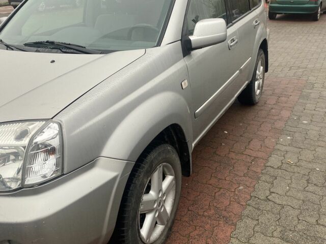 Серый Ниссан ИксТрейл, объемом двигателя 0 л и пробегом 230 тыс. км за 3400 $, фото 5 на Automoto.ua