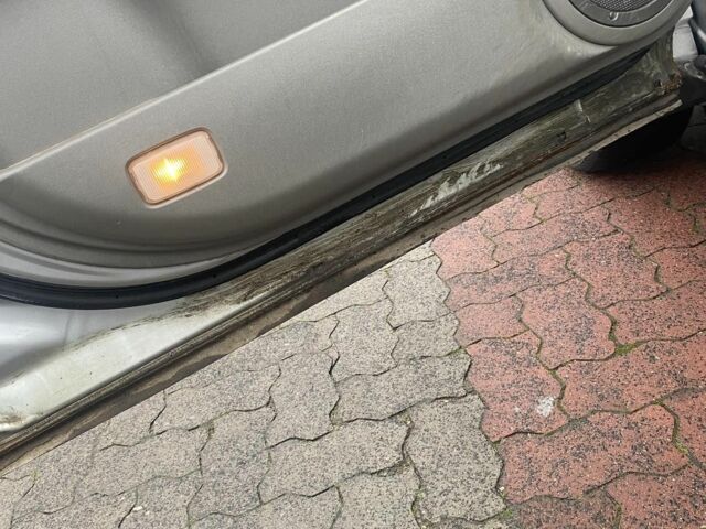 Серый Ниссан ИксТрейл, объемом двигателя 0 л и пробегом 230 тыс. км за 3400 $, фото 10 на Automoto.ua