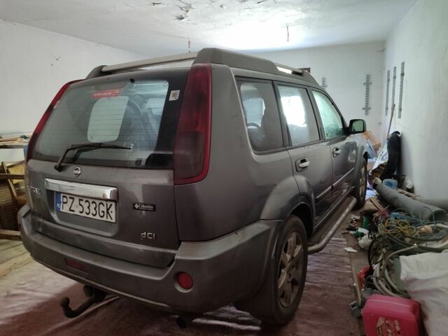 Сірий Ніссан ІксТрейл, об'ємом двигуна 0 л та пробігом 300 тис. км за 2375 $, фото 3 на Automoto.ua