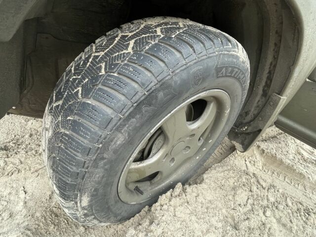 Серый Ниссан ИксТрейл, объемом двигателя 2.2 л и пробегом 295 тыс. км за 3800 $, фото 14 на Automoto.ua