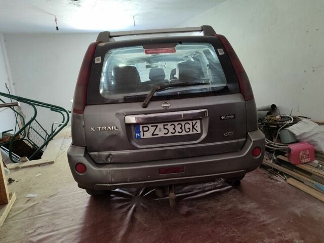 Сірий Ніссан ІксТрейл, об'ємом двигуна 0 л та пробігом 300 тис. км за 2375 $, фото 2 на Automoto.ua