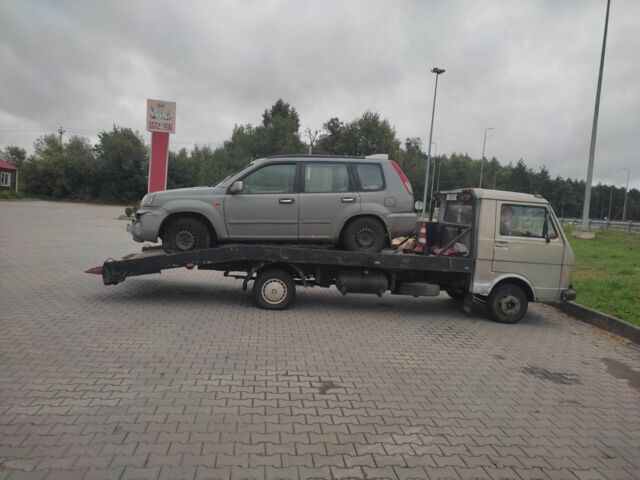 Серый Ниссан ИксТрейл, объемом двигателя 0 л и пробегом 110 тыс. км за 2500 $, фото 2 на Automoto.ua