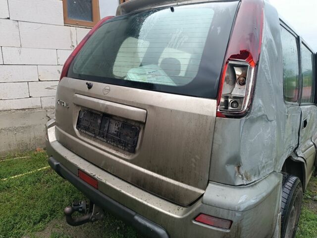 Серый Ниссан ИксТрейл, объемом двигателя 0 л и пробегом 110 тыс. км за 2500 $, фото 6 на Automoto.ua