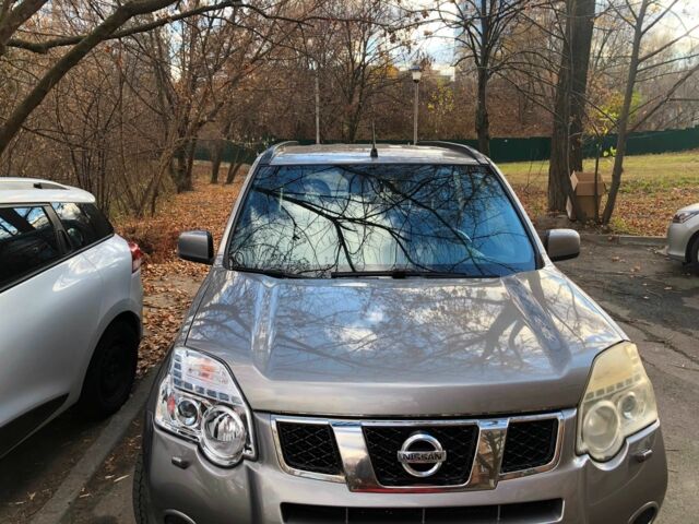 Серый Ниссан ИксТрейл, объемом двигателя 2 л и пробегом 340 тыс. км за 7949 $, фото 1 на Automoto.ua