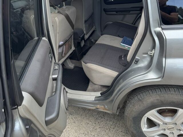 Серый Ниссан ИксТрейл, объемом двигателя 2.2 л и пробегом 265 тыс. км за 3550 $, фото 9 на Automoto.ua