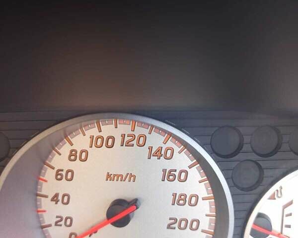 Серый Ниссан ИксТрейл, объемом двигателя 2 л и пробегом 231 тыс. км за 5300 $, фото 2 на Automoto.ua