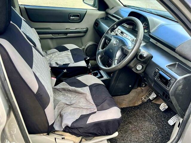 Серый Ниссан ИксТрейл, объемом двигателя 2.2 л и пробегом 218 тыс. км за 2800 $, фото 4 на Automoto.ua