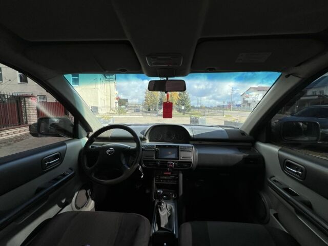 Серый Ниссан ИксТрейл, объемом двигателя 2.2 л и пробегом 468 тыс. км за 5500 $, фото 15 на Automoto.ua